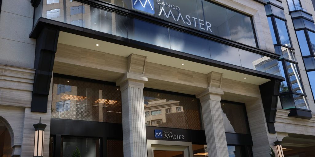 Aportes políticos e recursos públicos no Banco Master levantam questionamentos