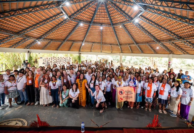 Gestora da UIEIT Rosilene Tembé participa do Encontro Nacional de Parteiras e Parteiros Indígenas em Rondônia